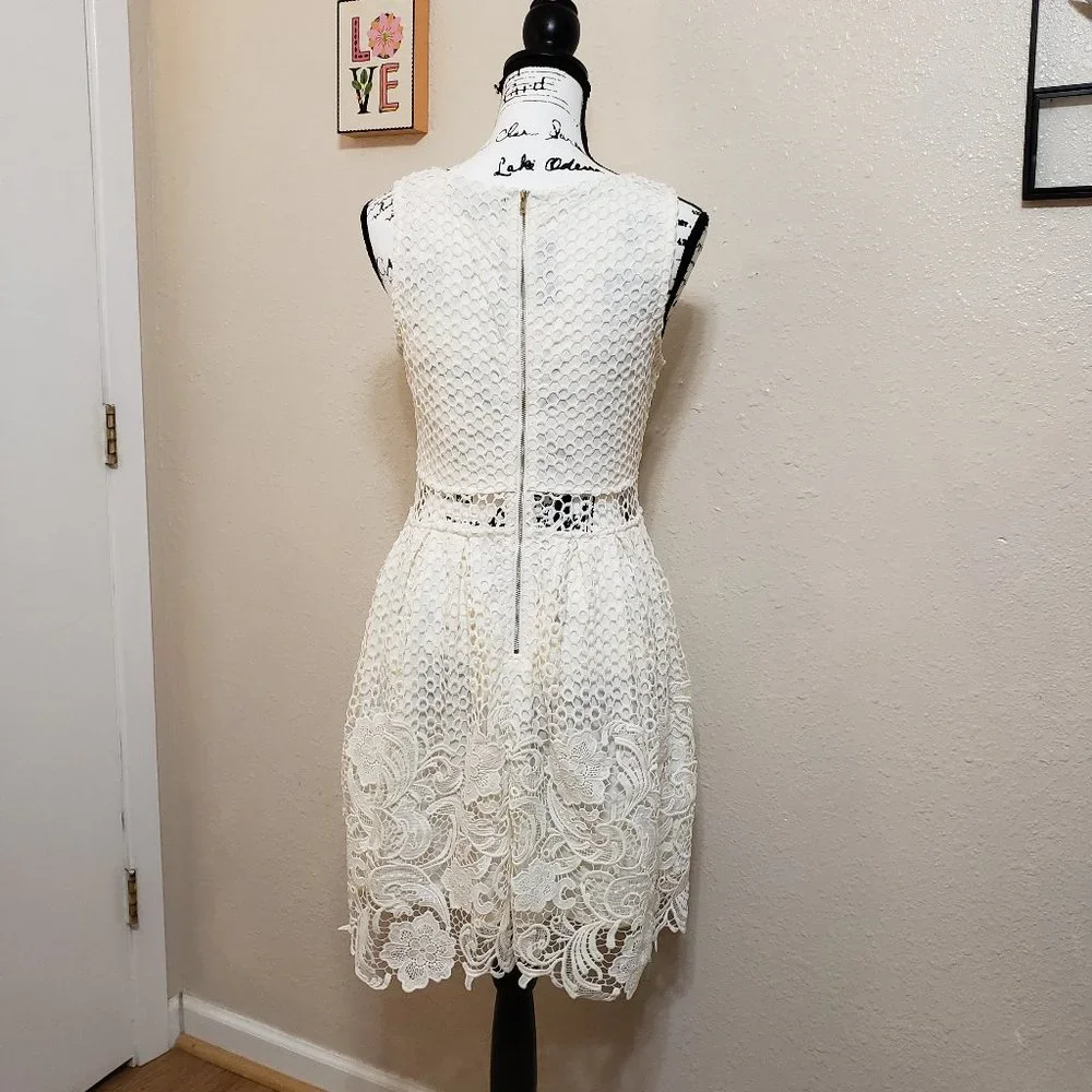 Cream Lace Dress by Romeo & Juliet Couture Size S - Picture 2 of 5